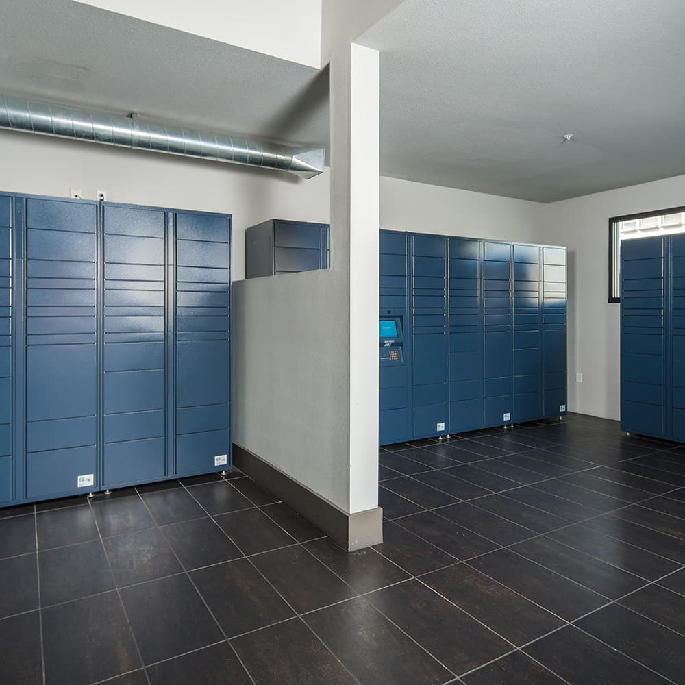 13th-&-Olive_Amazon_Lockers