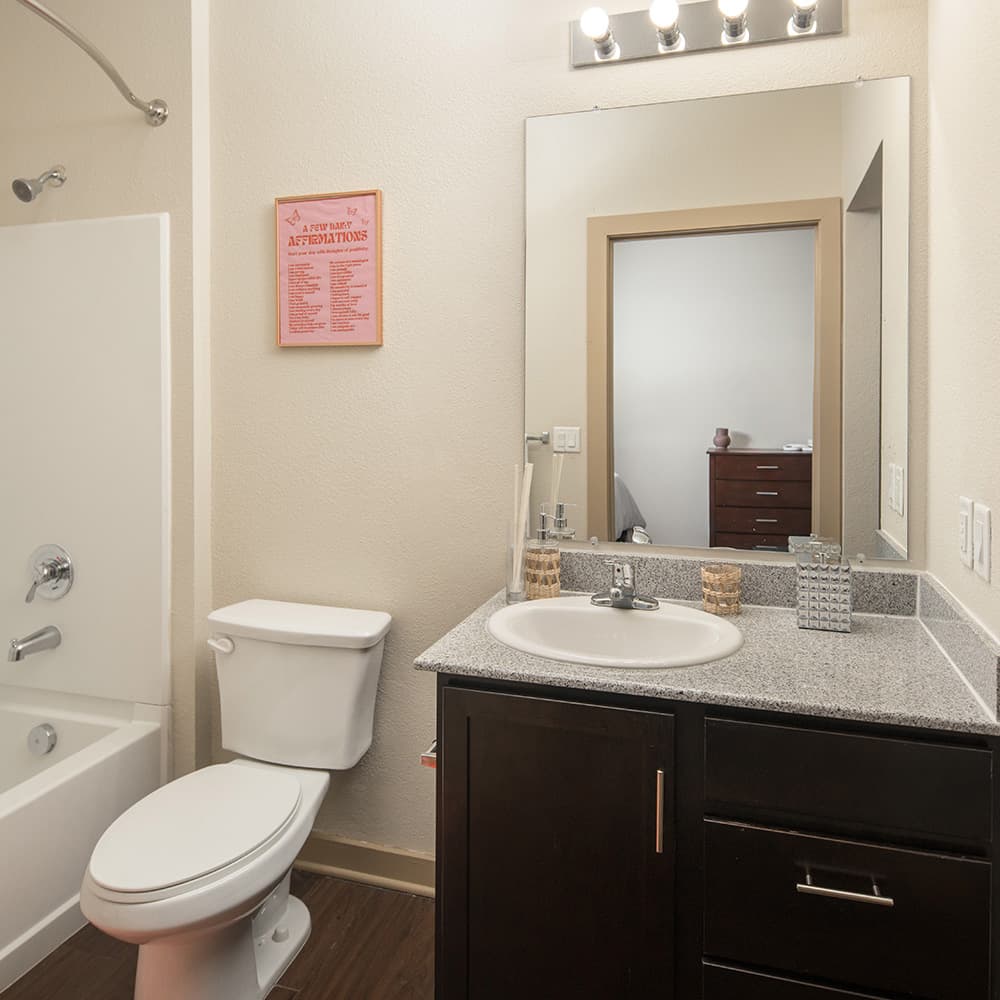 13th-&-Olive_Bathroom_4